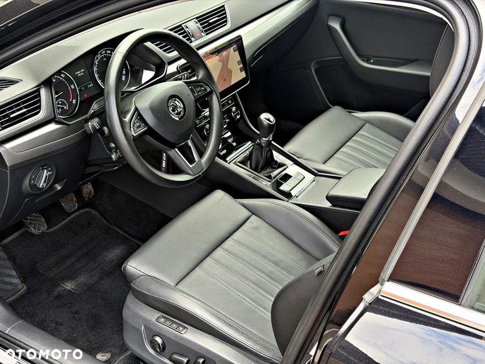 Skoda Superb 2.0 TDI Premium Edition - 18