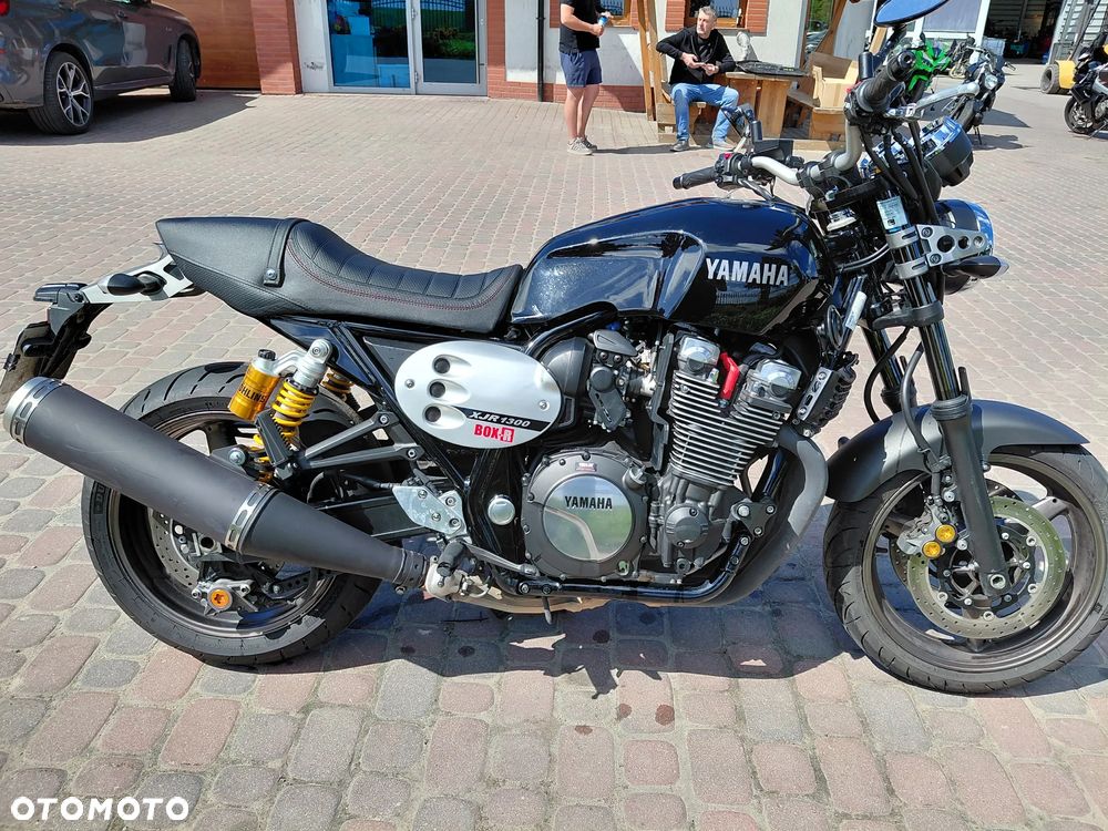 Yamaha XJR - 6