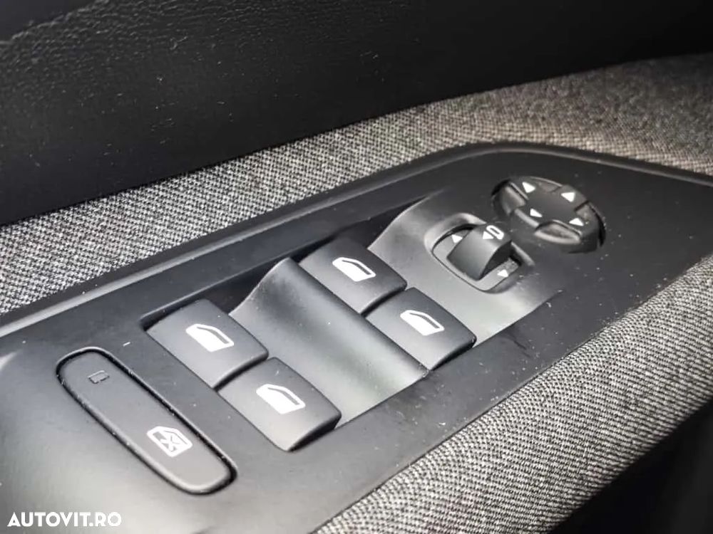 Peugeot 5008 1.5 BlueHDI s&s EAT8 Allure - 28