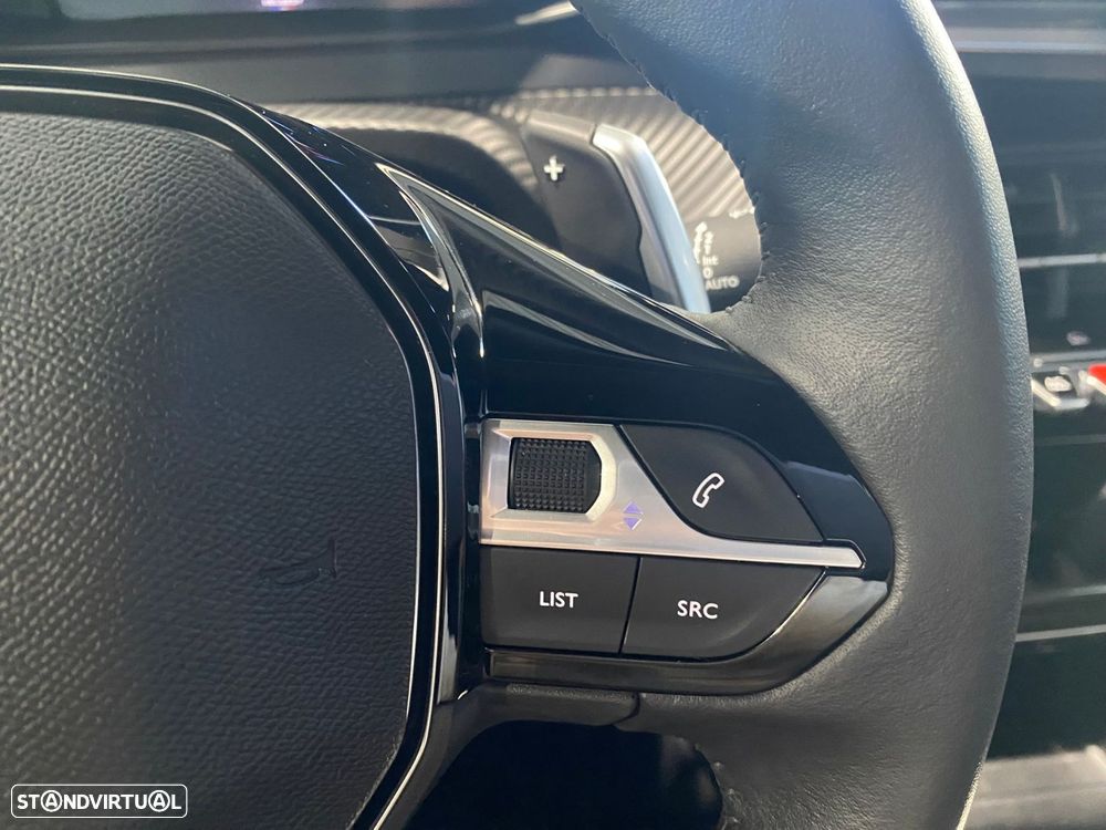 Peugeot 2008 1.2 PureTech Allure EAT8 - 14
