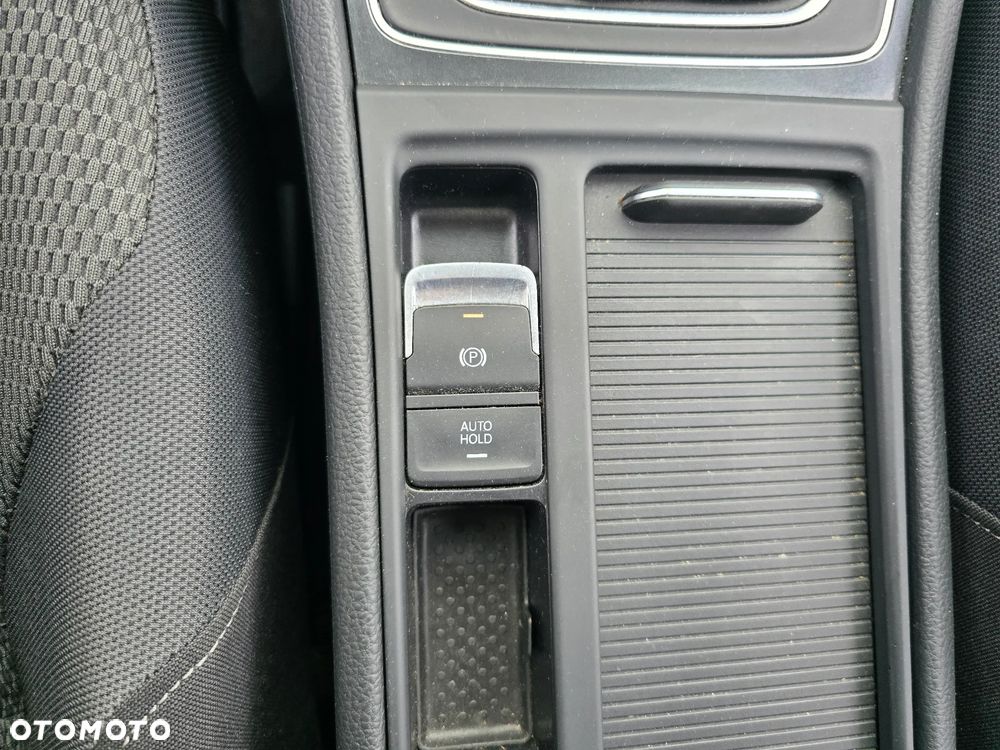 Volkswagen Golf - 33