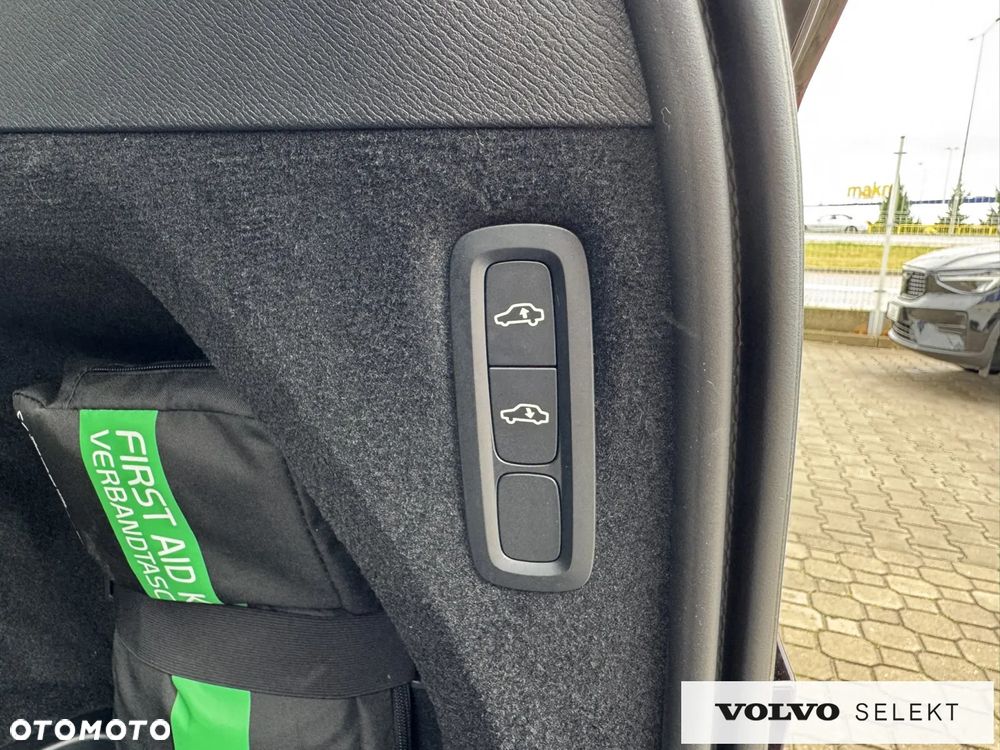 Volvo XC 90 T8 AWD Plug-In Hybrid Ultra Bright 7os - 31