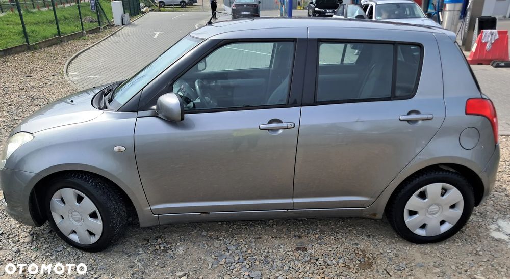 Suzuki Swift - 4