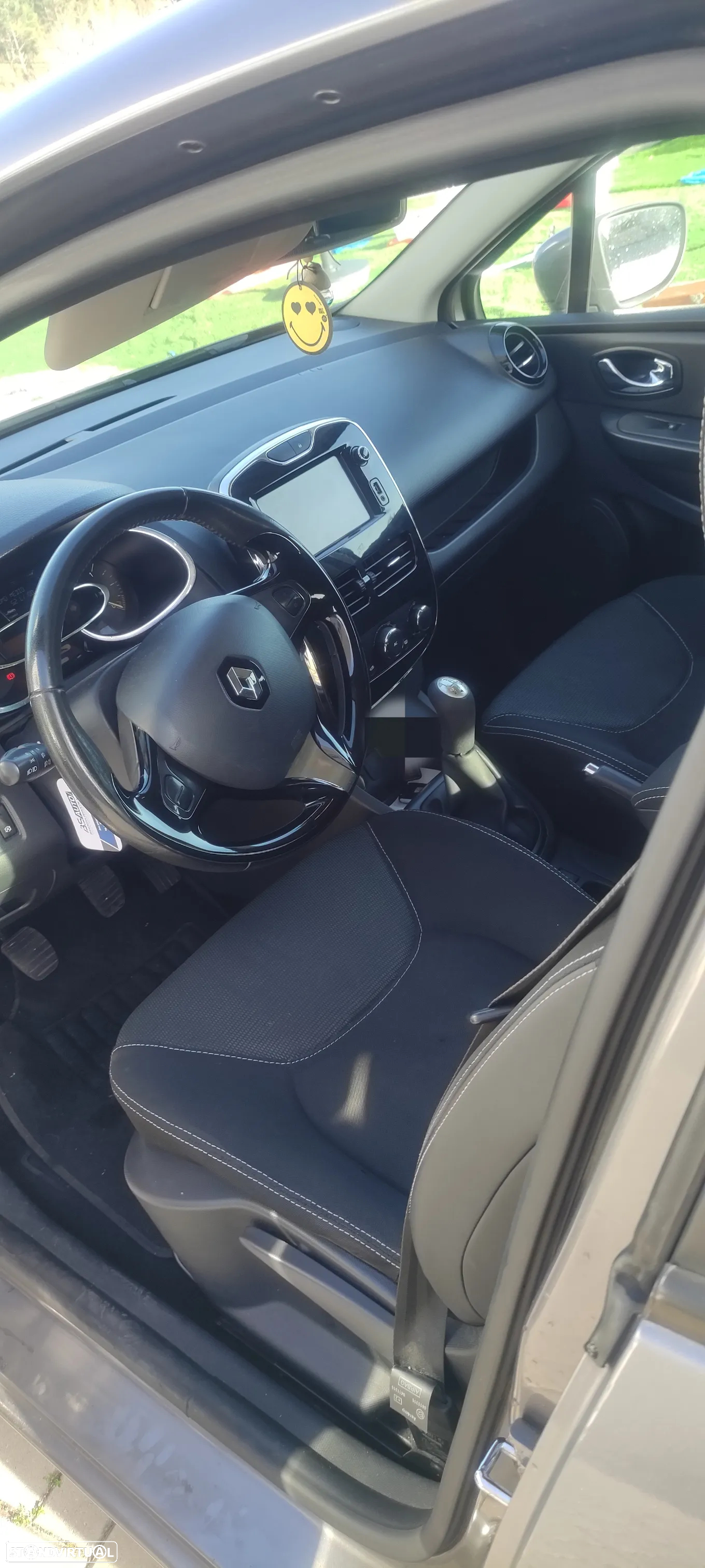 Renault Clio 1.5 dCi Initiale Paris EDC - 9