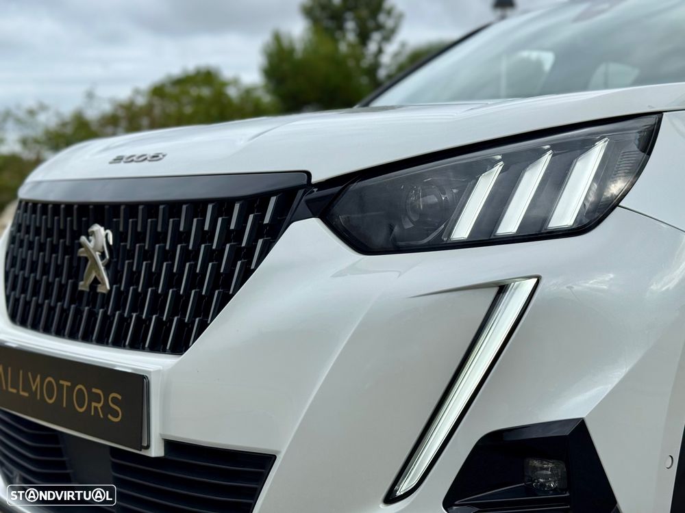 Peugeot 2008 PureTech 130 EAT8 GT - 3