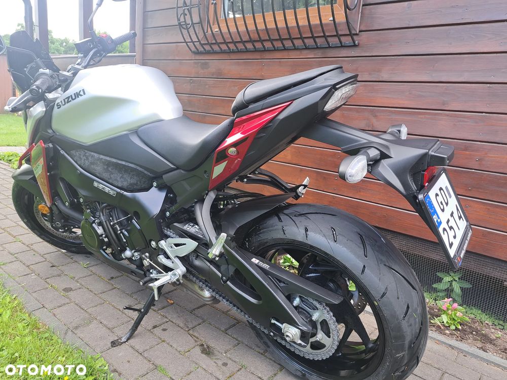 Suzuki GSX - 9