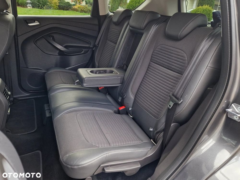 Ford Kuga 2.0 TDCi 4x4 Titanium - 37