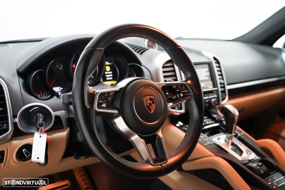 Porsche Cayenne Tiptronic - 7