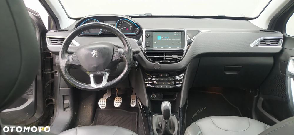 Peugeot 2008 - 11