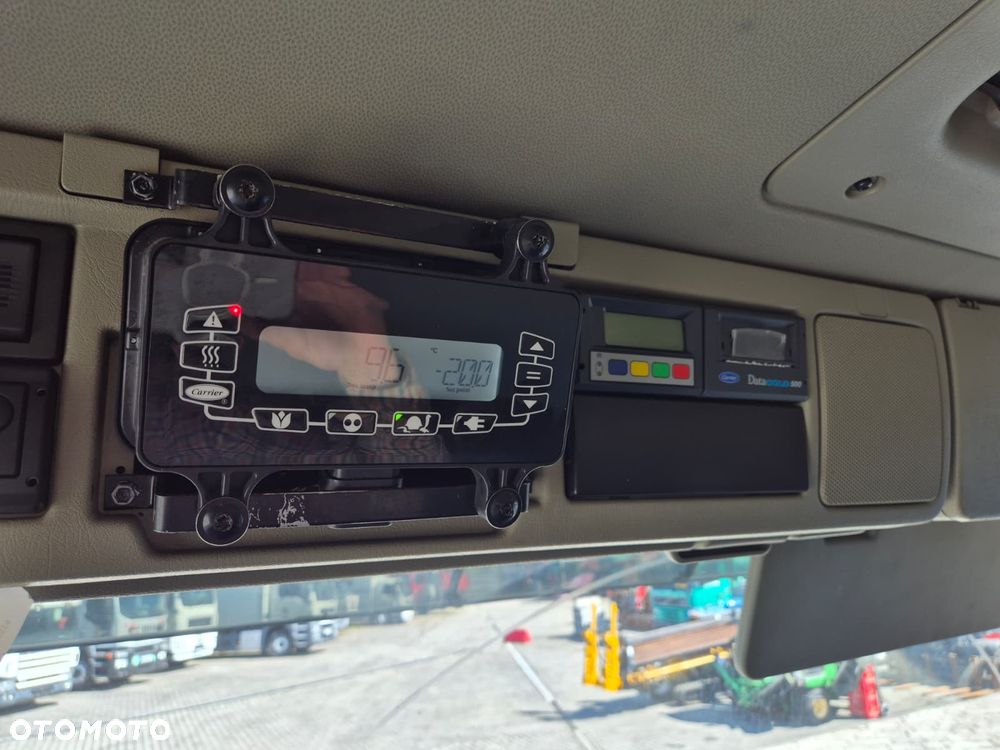 Volvo FM 340 4X2 / CHŁODNIA IZOTERMA / CARRIER VECTOR i350 / WINDA 2500KG / BEZWYPADKOWY / 1 WŁ / EURO 6 / AUTOMAT / IDEALNY / 9000KG ŁADOWNOŚĆ / WEBASTO - 33