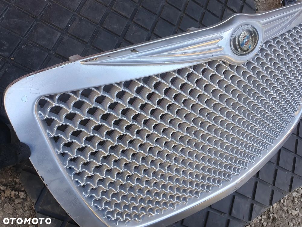 ATRAPA GRILL CHRYSLER 300C - 3