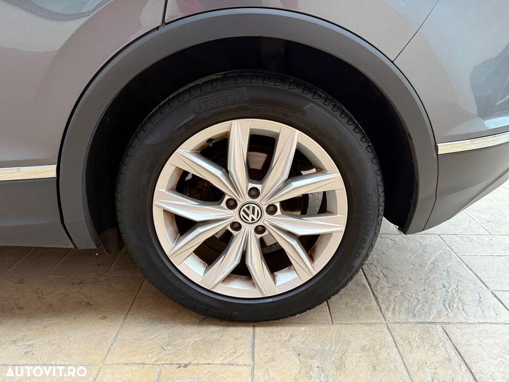 Volkswagen Tiguan - 12