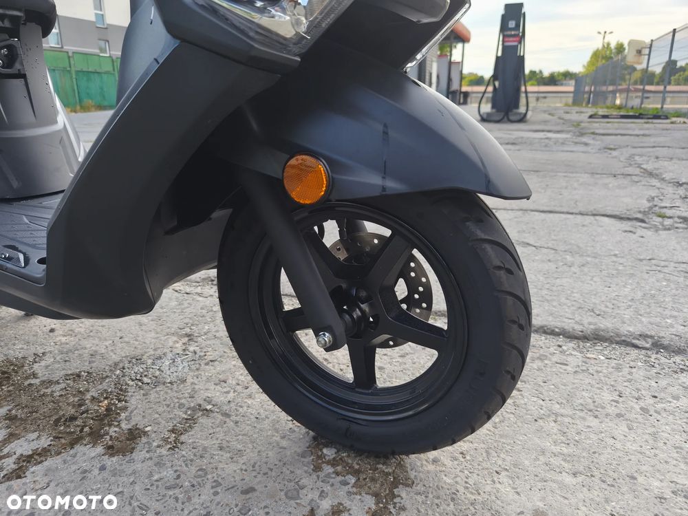 Suzuki Burgman - 8