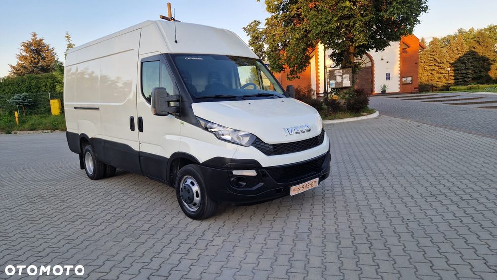 Iveco DAILY 35 Klima Elektryka Tempomat Na Bliźniaku Furgon 3os. Hak Serwis - 35