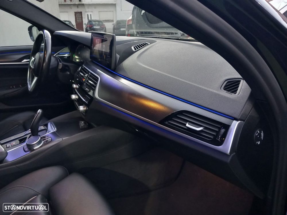 BMW 520 d Pack Desportivo M Auto - 9