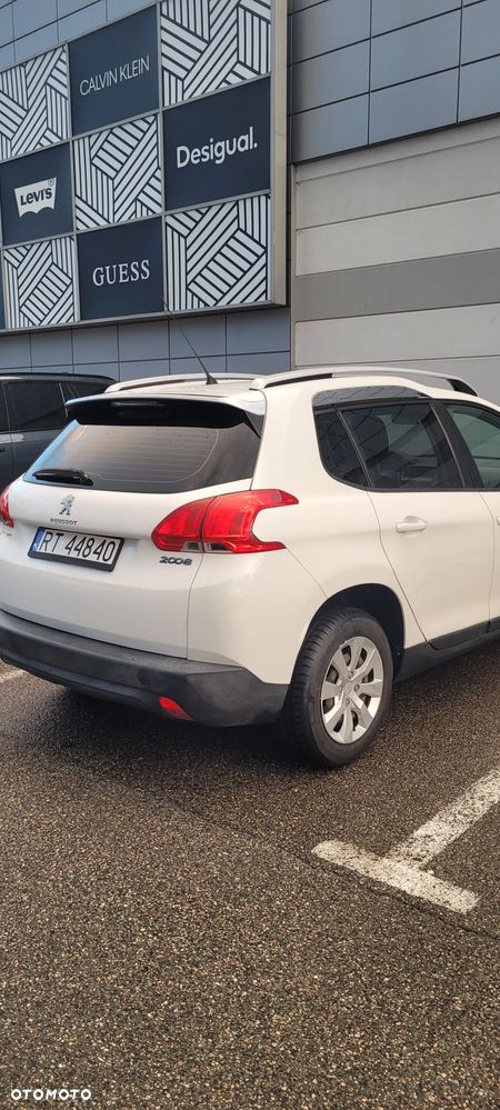 Peugeot 2008 1.2 Pure Tech Style - 5