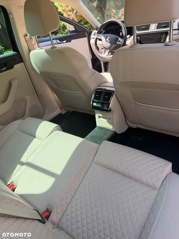 Skoda Superb 2.0 TDI SCR Style DSG - 8