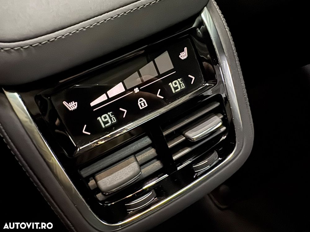 Volvo XC 90 B5 B AWD Ultra Bright - 20