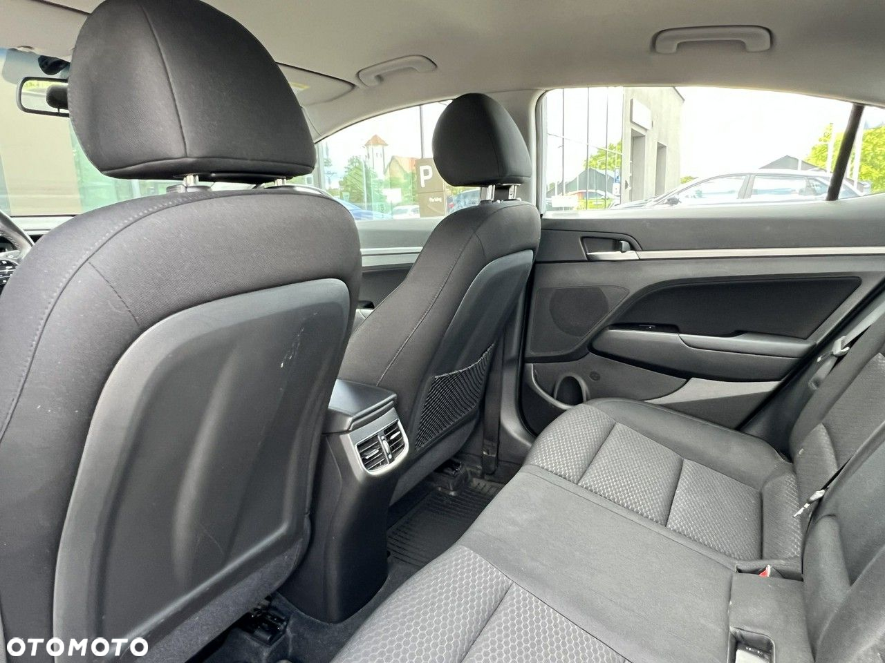 Hyundai Elantra - 13