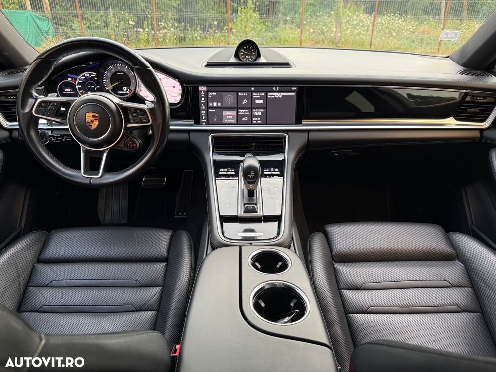 Porsche Panamera 4 E-Hybrid - 16