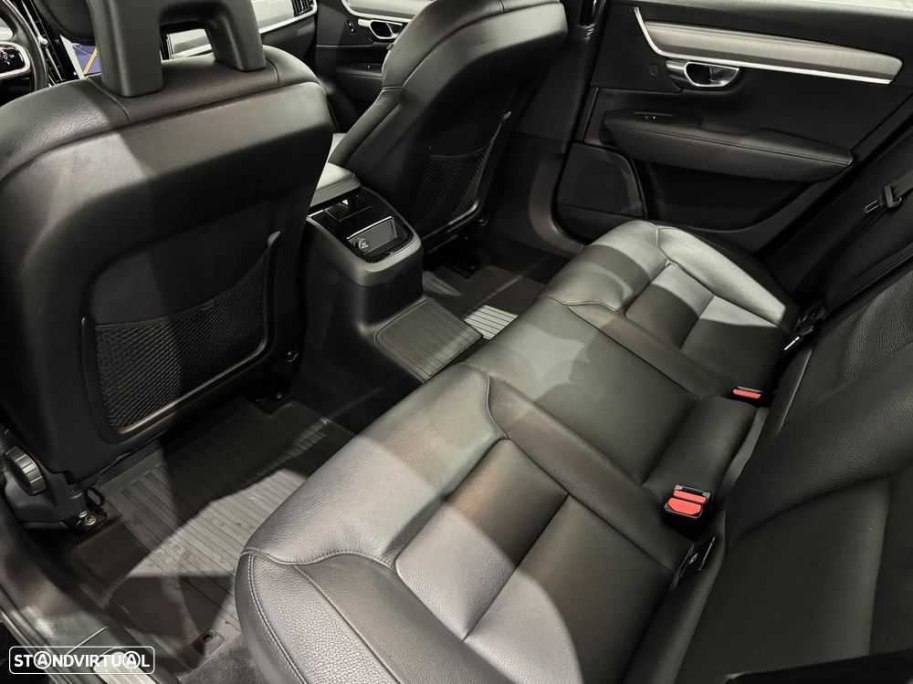 Volvo S90 T8 Twin Engine AWD Geartronic Momentum - 25