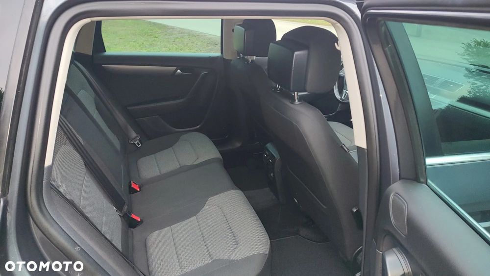 Volkswagen Passat Variant 2.0 TDI DPF Trendline - 17