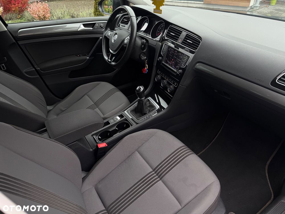 Volkswagen Golf 1.2 TSI BlueMotion Technology Allstar - 24