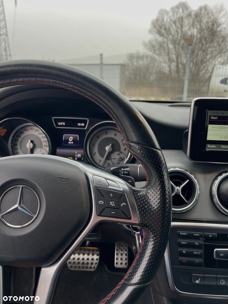 Mercedes-Benz GLA 200 7G-DCT AMG Line - 11