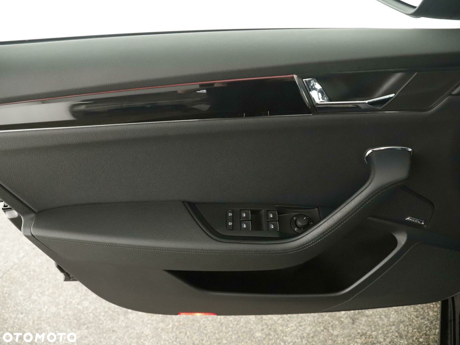 Skoda Superb 2.0 TDI SCR L&K DSG - 11