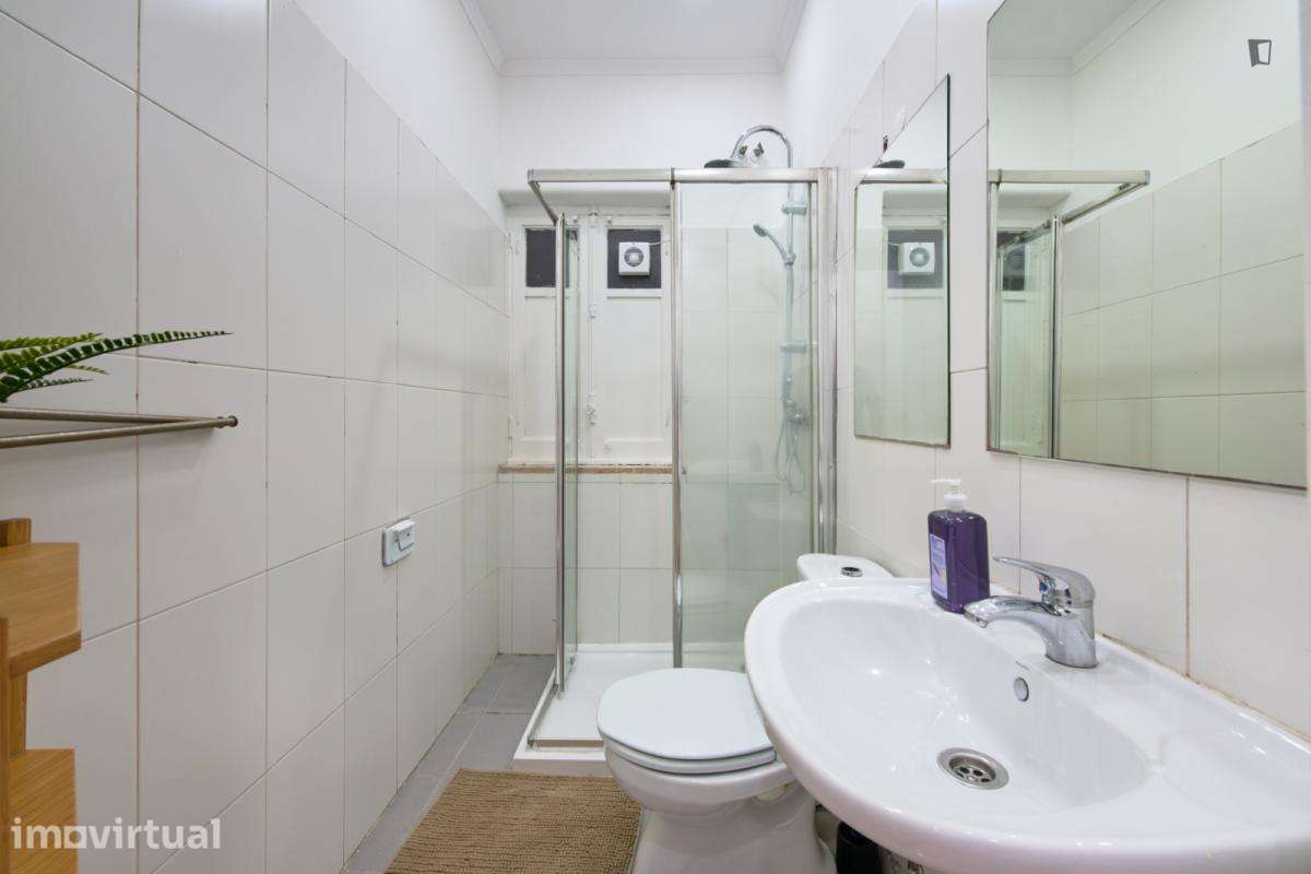 Quarto - localizado em Alameda Lisbon - Grande imagem: 3/50