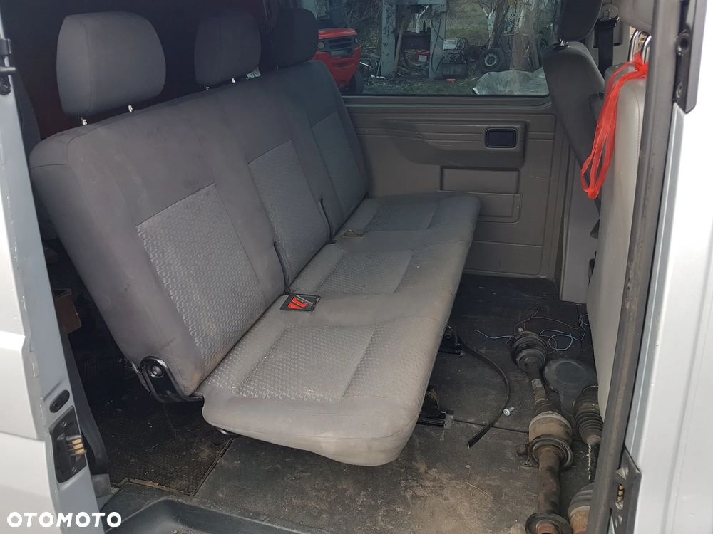 Volkswagen Transporter - 4