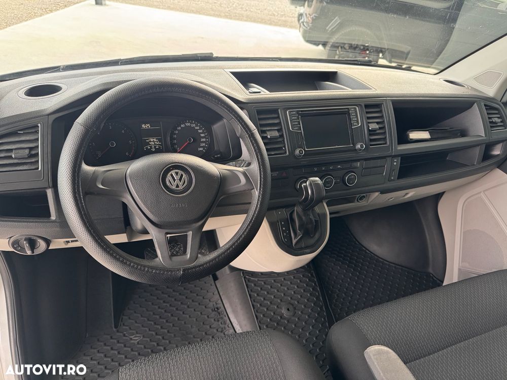 Volkswagen Caravelle - 14
