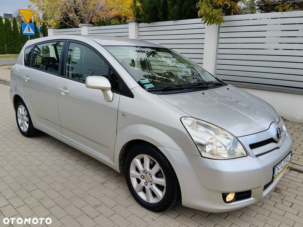 Toyota Corolla Verso - 3