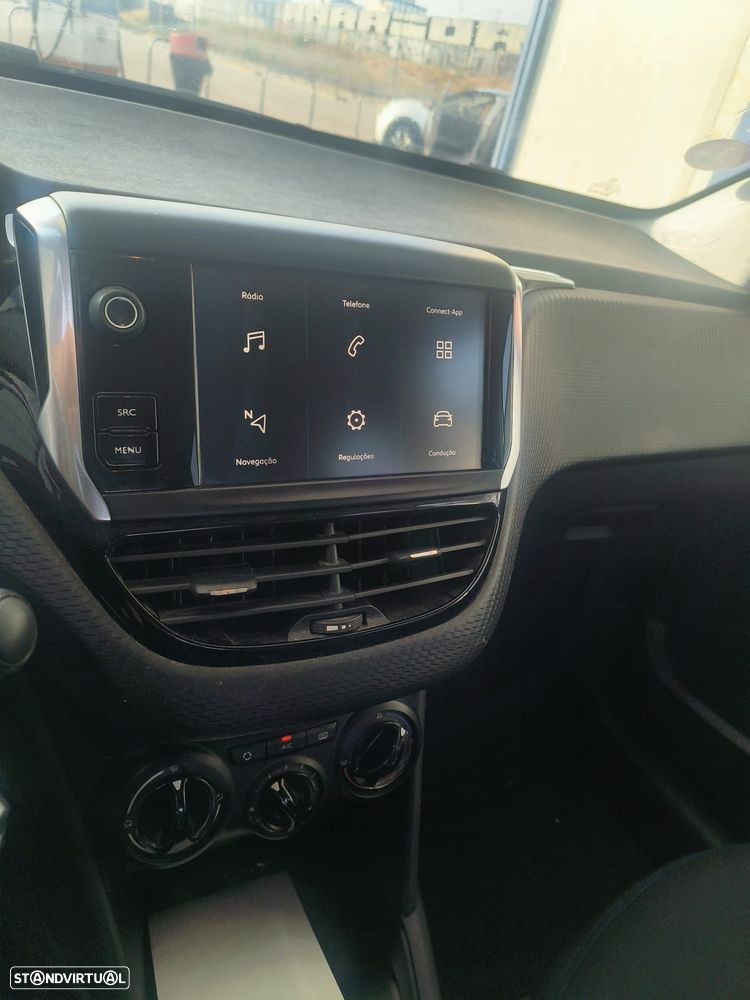 Peugeot 208 1.2 PureTech Signature - 7