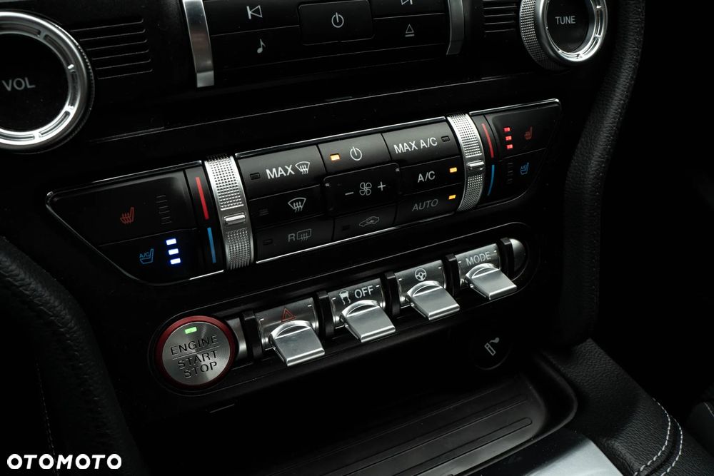 Ford Mustang - 26