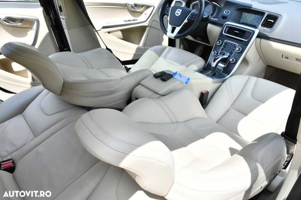 Volvo V60 D6 Plug-In-Hybrid AWD Geartronic Summum - 31