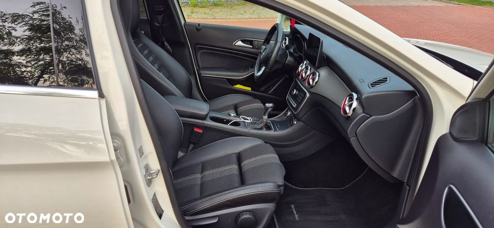 Mercedes-Benz GLA 200 (CDI) d Urban - 21
