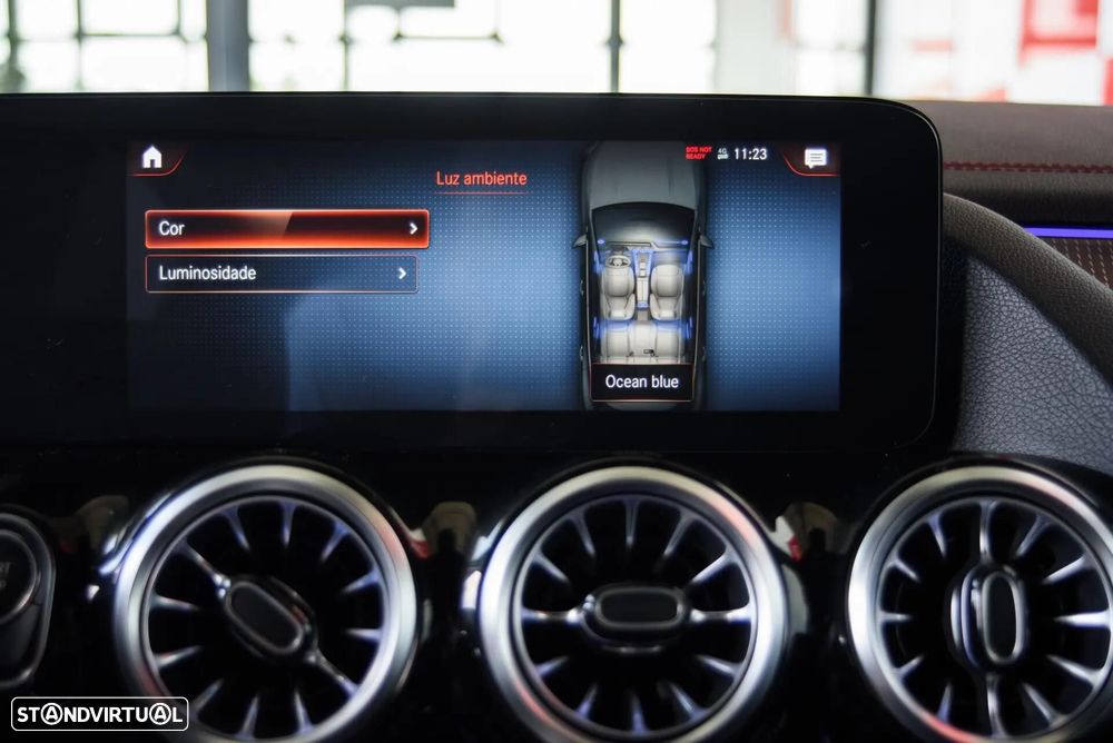 Mercedes-Benz EQA 300 4Matic AMG Line - 38