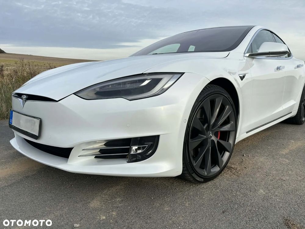 Tesla Model S Performance - 16
