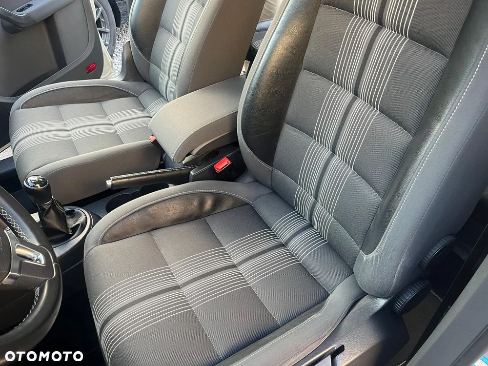 Volkswagen Touran 1.6 TDI DPF MATCH - 22