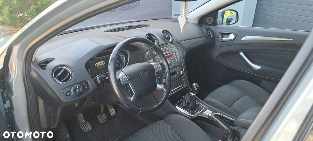 Ford Mondeo - 9