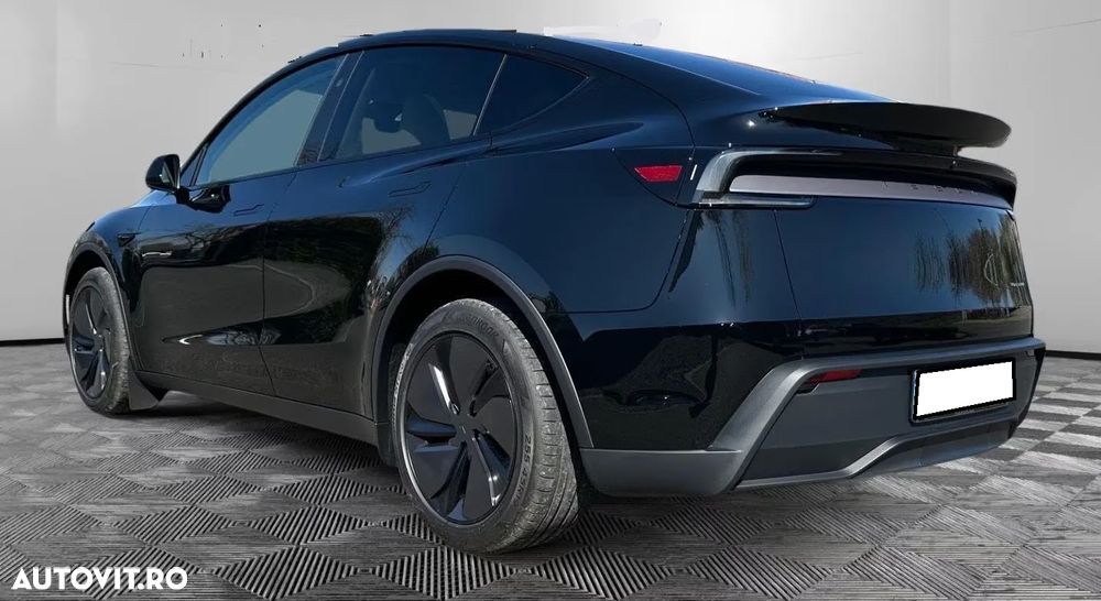 Tesla Model Y AWD Performance - 3