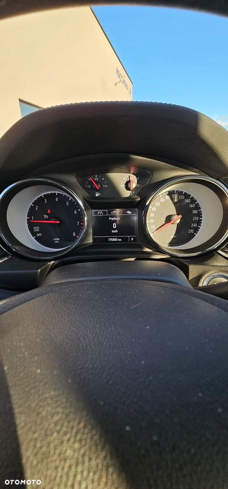Opel Insignia 1.5 T Innovation S&S - 12