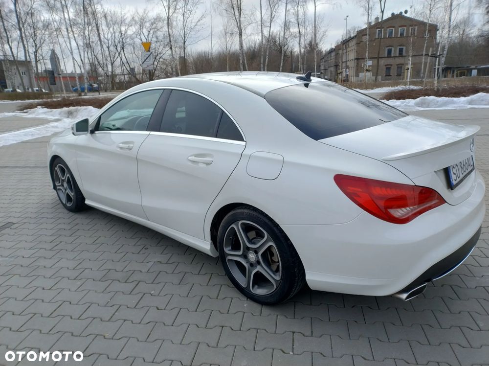 Mercedes-Benz CLA 250 7G-DCT Sport - 4