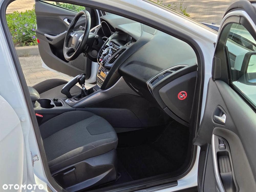 Ford Focus 1.6 TDCi DPF SYNC Edition - 18