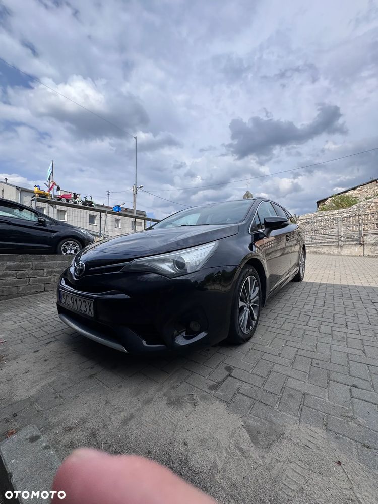 Toyota Avensis 2.0 D-4D Premium - 24