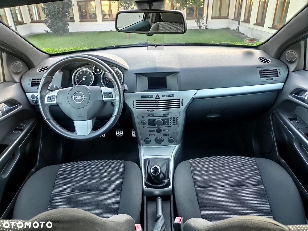 Opel Astra GTC 1.6 Turbo Sport - 9