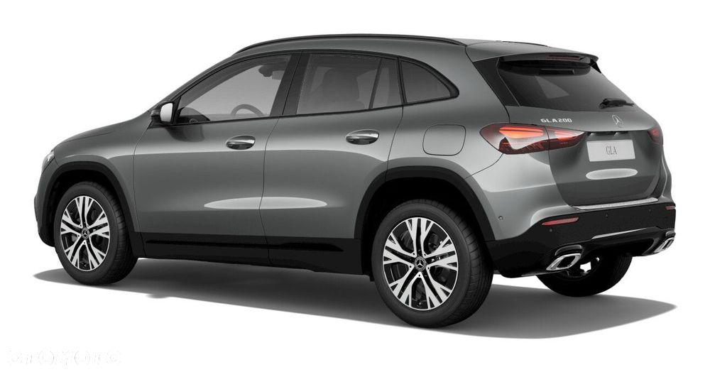 Mercedes-Benz GLA - 16