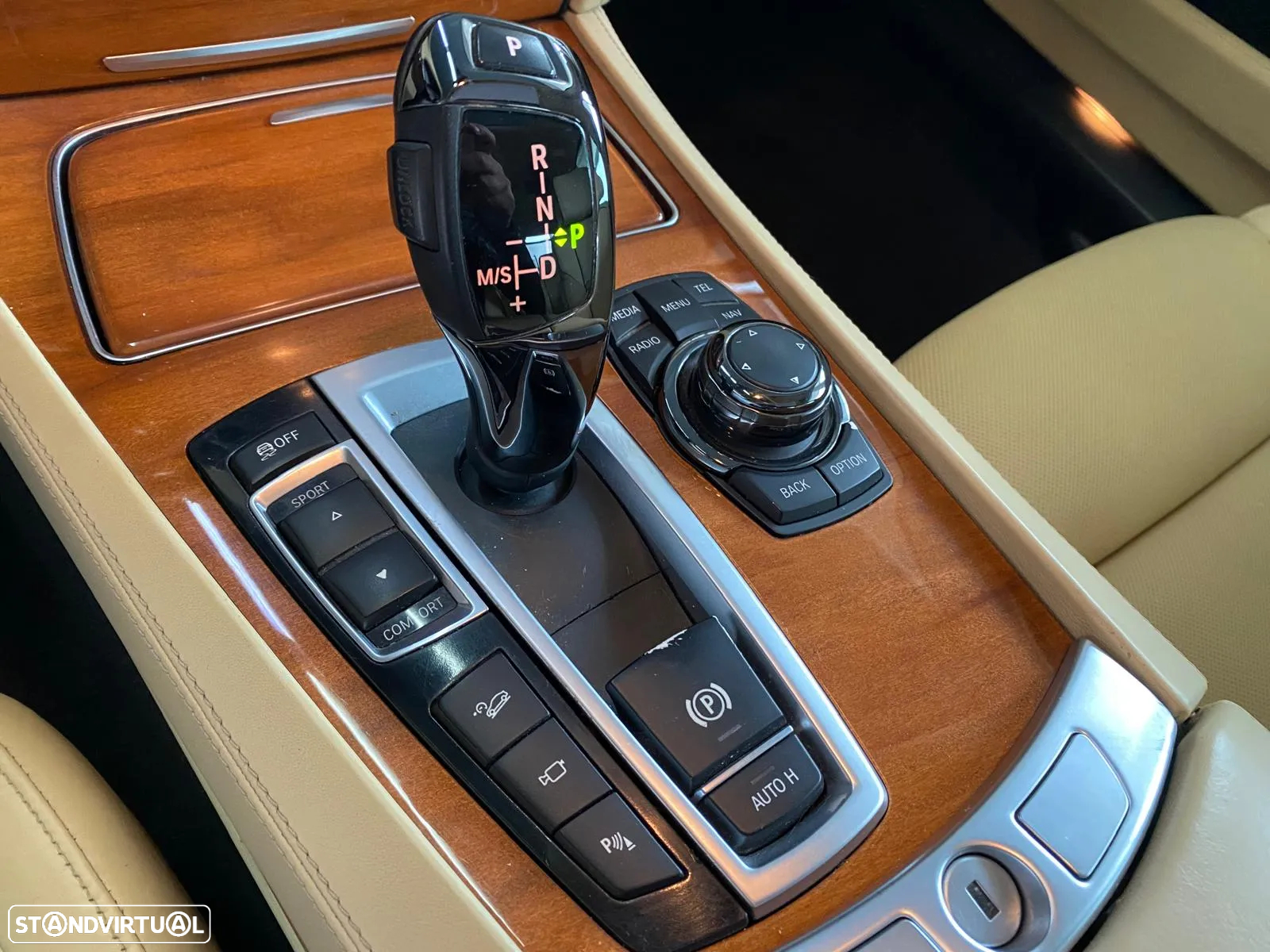 BMW 750 d xDrive - 26