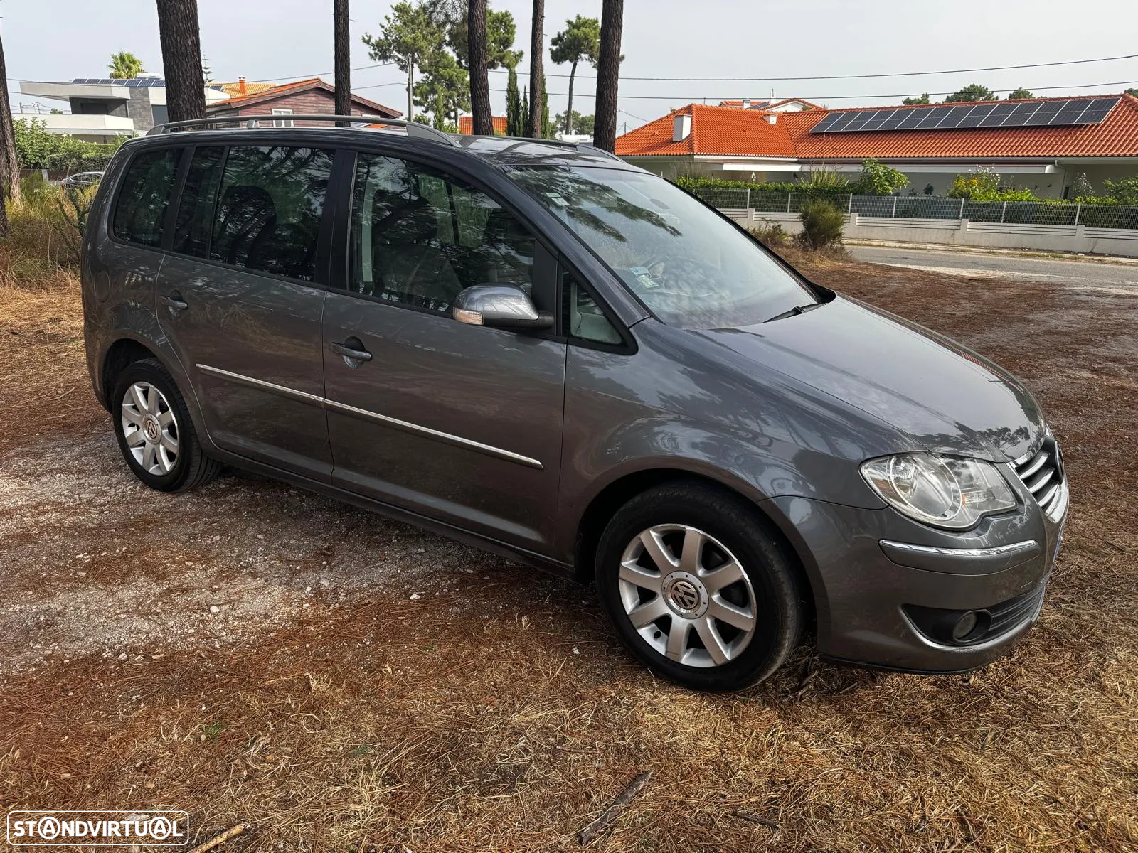 VW Touran 1.9 TDi Highline 7L DSG - 2